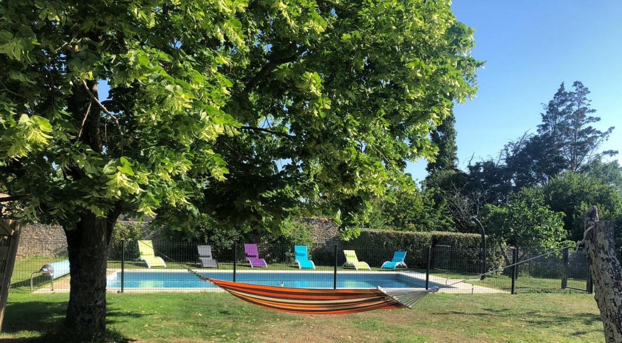 L'Enclos Bleu, Gite - Marais Poitevin Avec Piscine Chauffee Chaille-Les-Marais Екстериор снимка