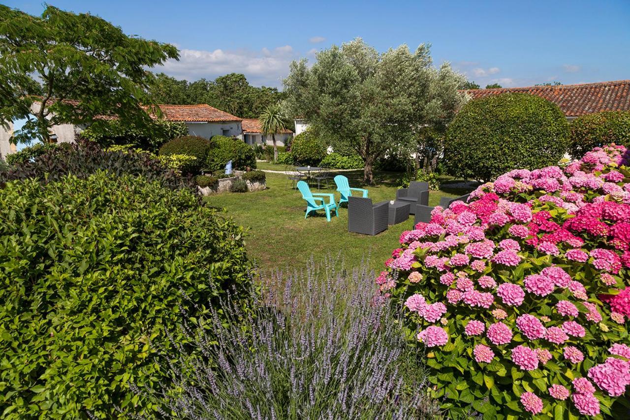 L'Enclos Bleu, Gite - Marais Poitevin Avec Piscine Chauffee Chaille-Les-Marais Екстериор снимка